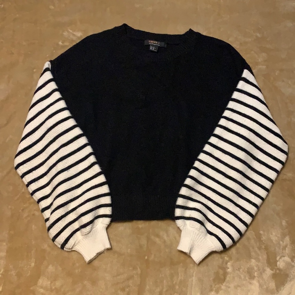 Forever 21 Black and White Striped Sweater